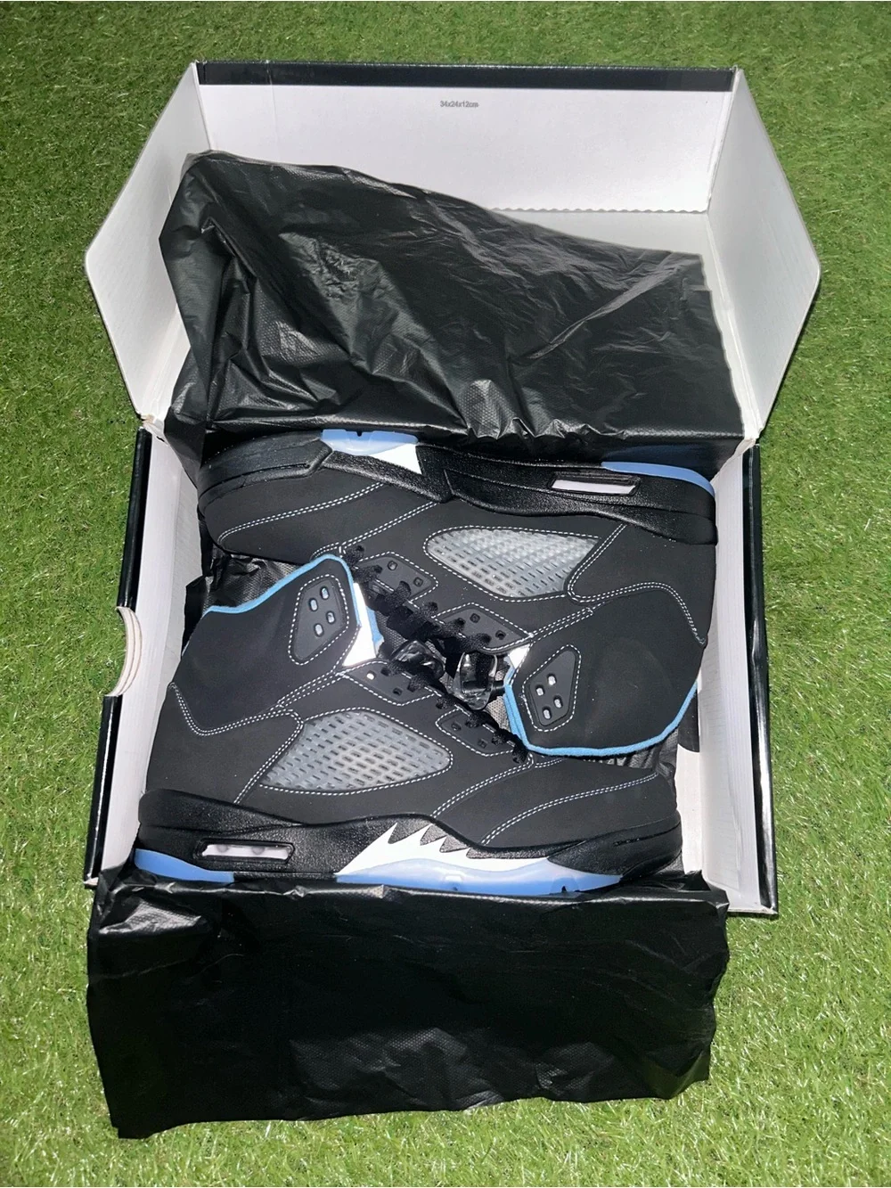 Jordan Men's Shoe Box - White and Black
